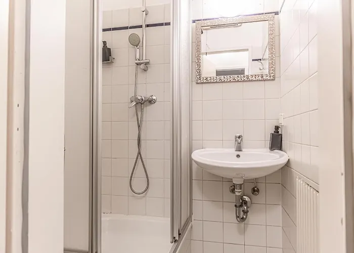 Cozy 2br Apt, Steps To Belvedere & Center Vienna